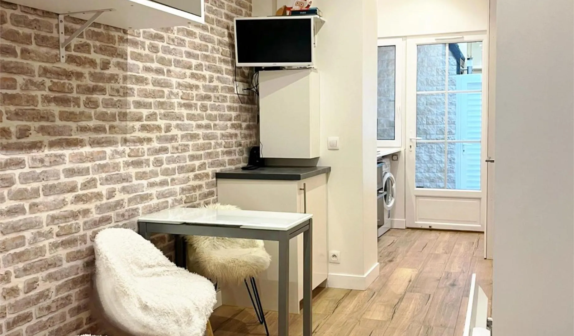 Eiffel Tower With Patio Appartement Parijs